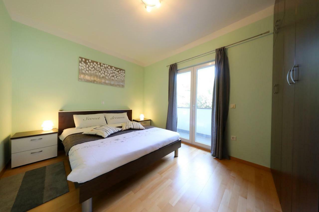 Luxury Villa Nada With Pool Петркане Екстериор снимка