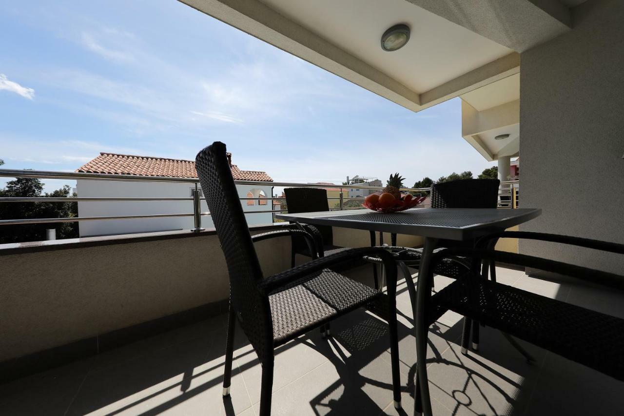 Luxury Villa Nada With Pool Петркане Екстериор снимка