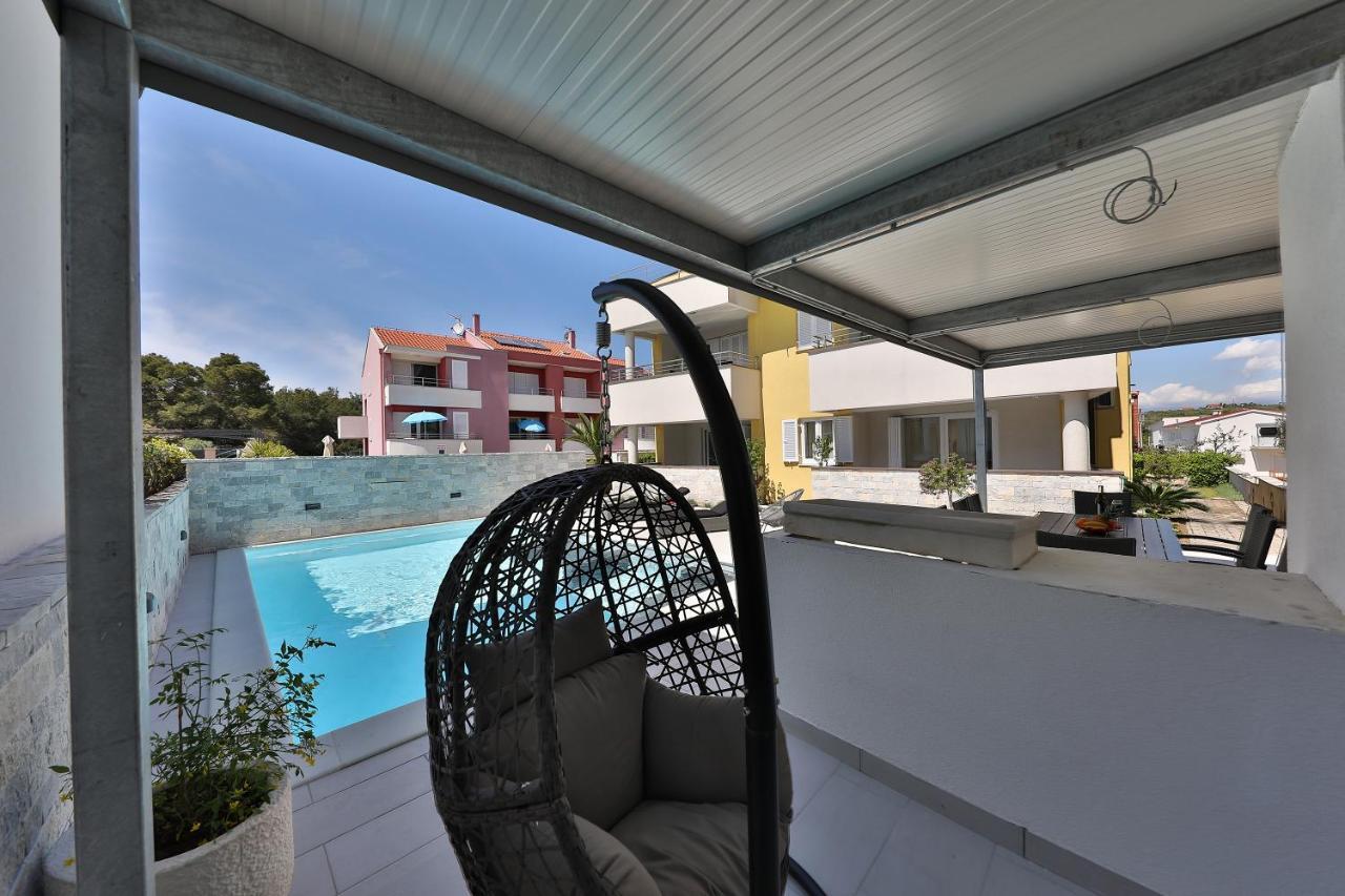 Luxury Villa Nada With Pool Петркане Екстериор снимка