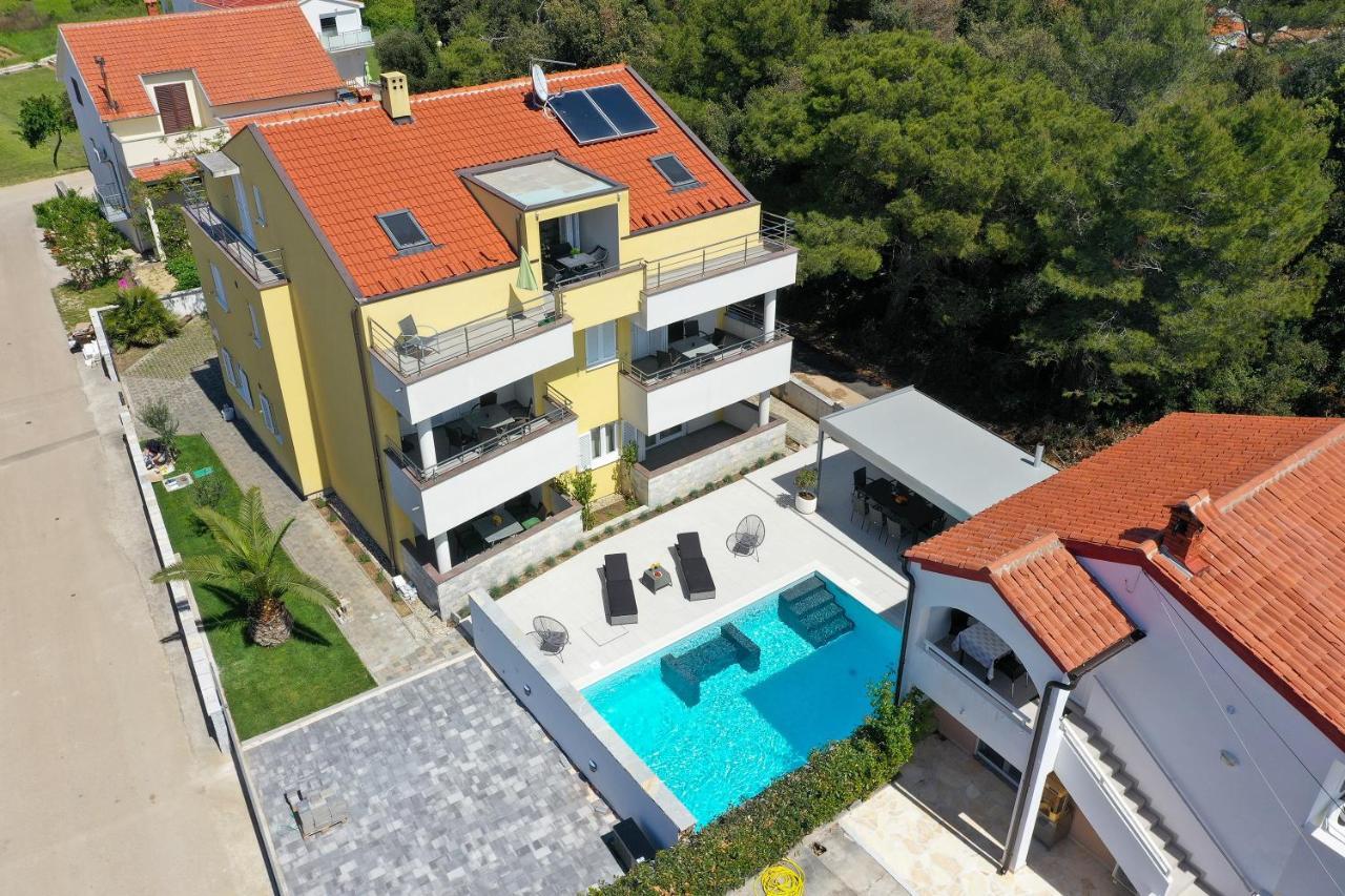 Luxury Villa Nada With Pool Петркане Екстериор снимка