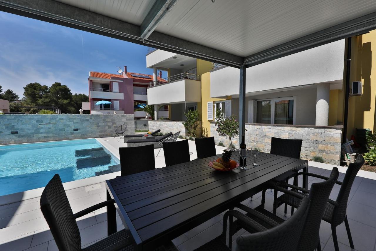 Luxury Villa Nada With Pool Петркане Екстериор снимка