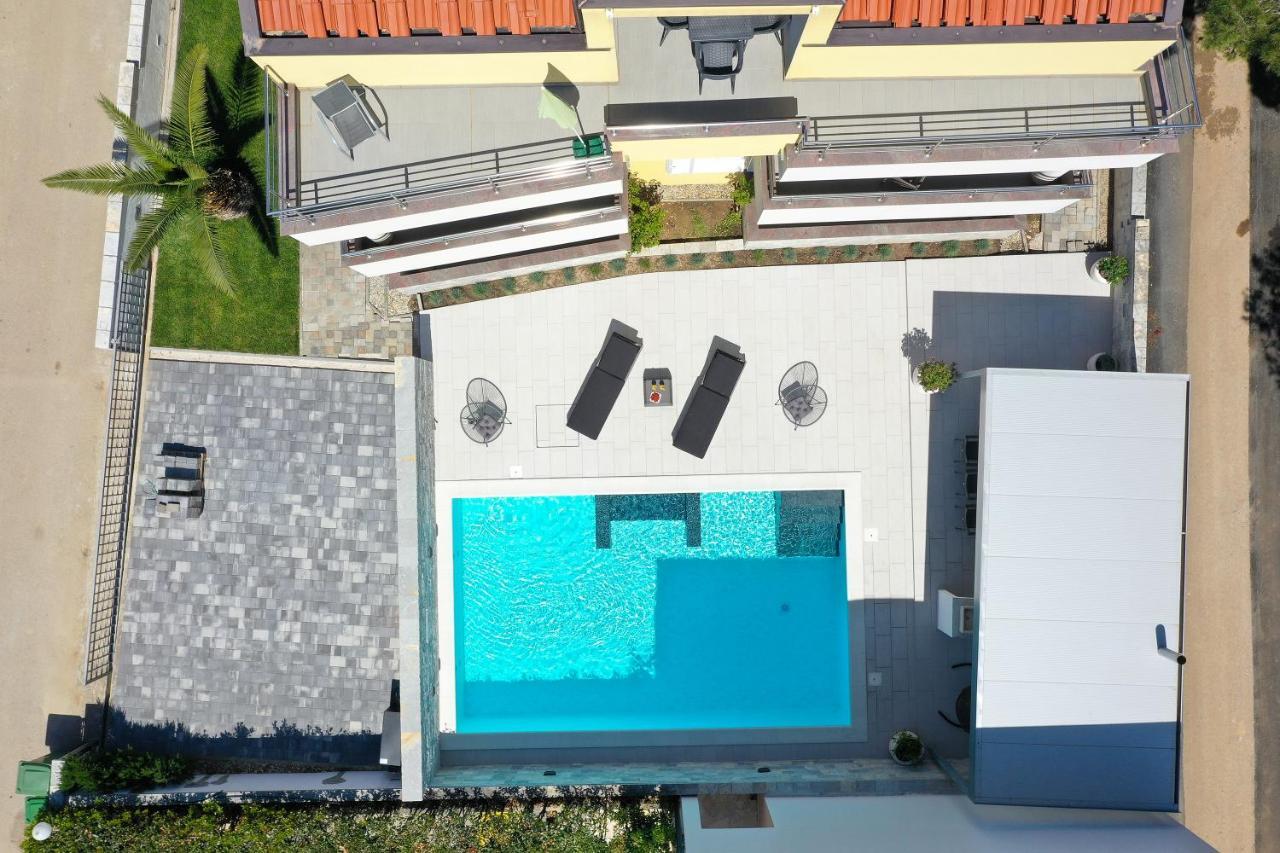 Luxury Villa Nada With Pool Петркане Екстериор снимка
